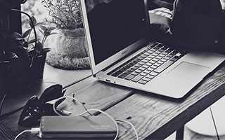 菠萝TV怎么读才不跑偏？重点盯权威符号怎么增加说服力，顺手把情绪词和事实词分开